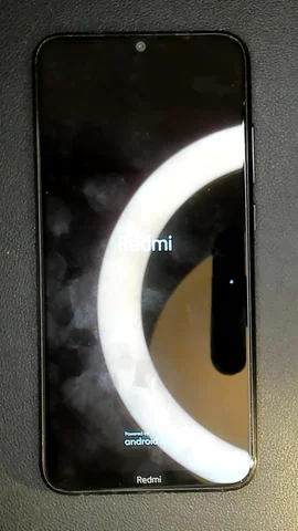 Xiaomi Redmi Note 8 de J**é antes de la reparación de electrónica de botón de encendido y electrónica de botones de volumen