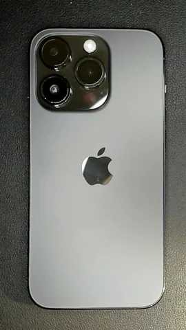 Foto tomada del Apple iPhone 14 Pro de S****o posterior a la reparación de lente de cámara trasera el 5 de Diciembre de 2022