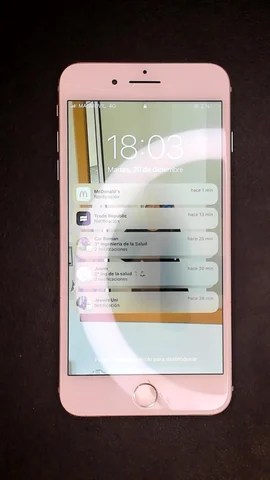 Apple iPhone 7 Plus de P******a antes de la reparación de pantalla