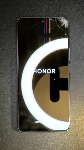 Honor X8 de J**n antes de la reparación de pantalla