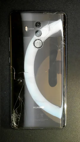 Huawei Mate 10 Pro de T***s antes de la reparación de tapa trasera