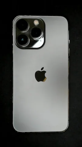 Foto tomada del Apple iPhone 13 Pro de A****a posterior a la reparación de tapa trasera el 27 de Diciembre de 2022