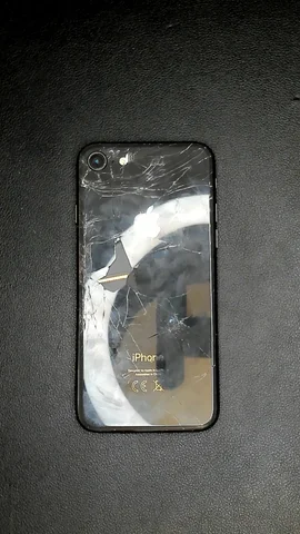 Apple iPhone 8 de E***a antes de la reparación de tapa trasera y pantalla