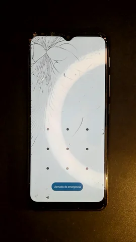 Motorola Moto G30 de D***d antes de la reparación de pantalla