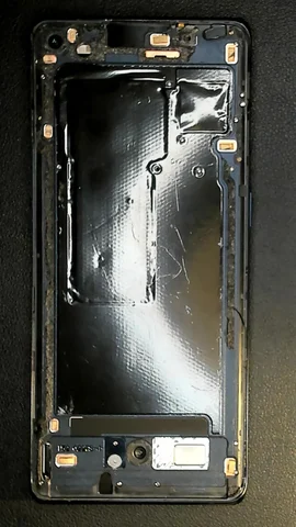Oppo Find X3 Neo de R****l antes de la reparación de pantalla