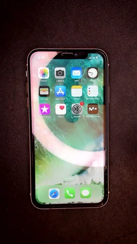 Foto tomada del Apple iPhone 11 de C***r posterior a la reparación de cámara delantera el 5 de Enero de 2023