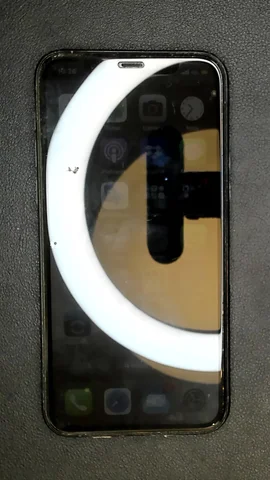 Apple iPhone 11 Pro de J**n antes de la reparación de puerto de carga