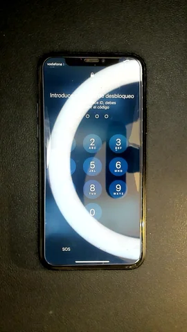 Apple iPhone 11 Pro de L**s antes de la reparación de puerto de carga