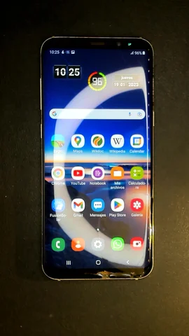 Samsung Galaxy S8+ de J**n antes de la reparación de pantalla