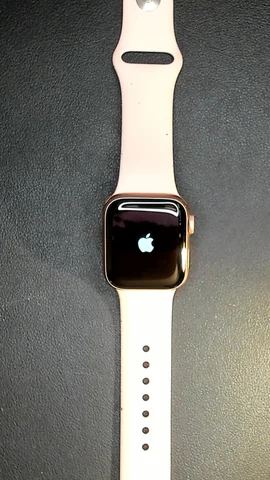 Foto tomada del Apple Watch Serie 5 40mm de J*****a posterior a la reparación de cristal digitalizador el 20 de Enero de 2023
