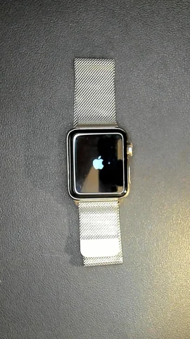 Foto tomada del Apple Watch Serie 2 42mm de J**é posterior a la reparación de batería el 21 de Enero de 2023