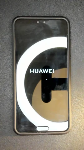 Foto tomada del Huawei P20 Pro de R***o posterior a la reparación de pantalla y tapa trasera el 27 de Enero de 2023