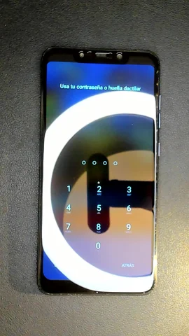 Foto tomada del Xiaomi Pocophone F1 de J**é posterior a la reparación de pantalla el 2 de Febrero de 2023