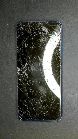 Xiaomi Redmi Note 10 5G de J****r antes de la reparación de pantalla