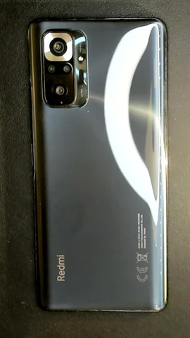 Foto tomada del Xiaomi Redmi Note 10 Pro de M***a posterior a la reparación de tapa trasera el 6 de Febrero de 2023