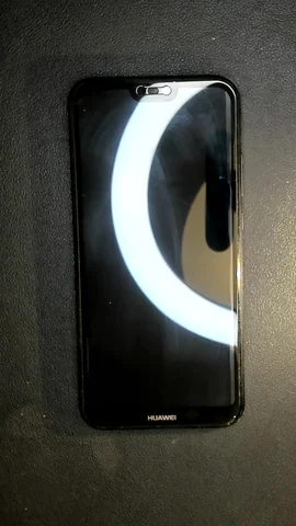 Foto tomada del Huawei P20 lite de C*****o posterior a la reparación de puerto de carga y micrófono el 10 de Febrero de 2023