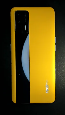 Foto tomada del Realme GT 5G de J**n posterior a la reparación de tapa trasera el 13 de Febrero de 2023