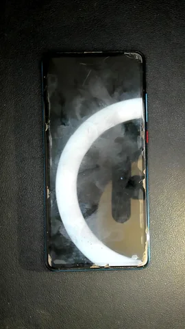 Xiaomi Mi 9T de A****s antes de la reparación de batería