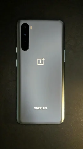 Foto tomada del OnePlus Nord de J**é posterior a la reparación de tapa trasera el 14 de Febrero de 2023