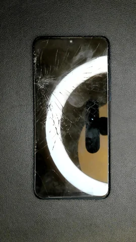 Huawei P30 lite de A***l antes de la reparación de pantalla y tapa trasera