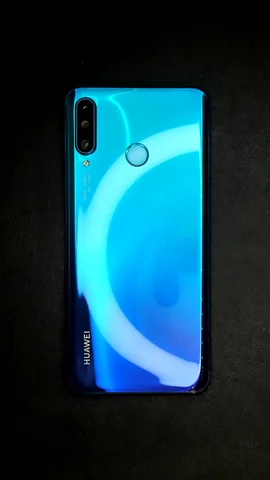 Foto tomada del Huawei P30 lite de A***l posterior a la reparación de pantalla y tapa trasera el 16 de Febrero de 2023