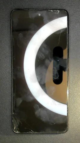 Xiaomi Poco X3 de N*****s antes de la reparación de pantalla