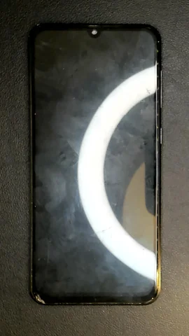 Samsung Galaxy A50 de J****r antes de la reparación de pantalla y auricular