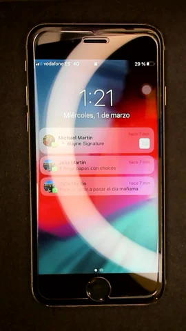 Foto tomada del Apple iPhone 6s de M*****l posterior a la reparación de pantalla el 1 de Marzo de 2023