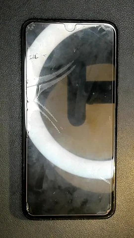 Huawei P smart 2019 de I*****o antes de la reparación de pantalla