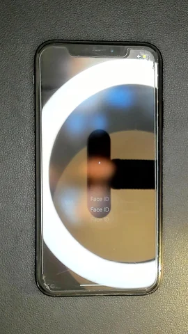 Foto tomada del Apple iPhone XR de R****l posterior a la reparación de batería y puerto de carga y micrófono el 27 de Marzo de 2023