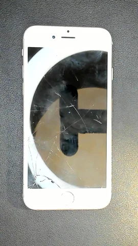 Apple iPhone 6s de A****a antes de la reparación de pantalla