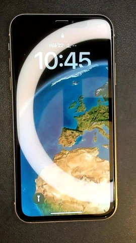Foto tomada del Apple iPhone XR de E******l posterior a la reparación de pantalla y puerto de carga y micrófono el 3 de Abril de 2023