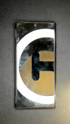 Google Pixel 6 de J****r antes de la reparación de pantalla