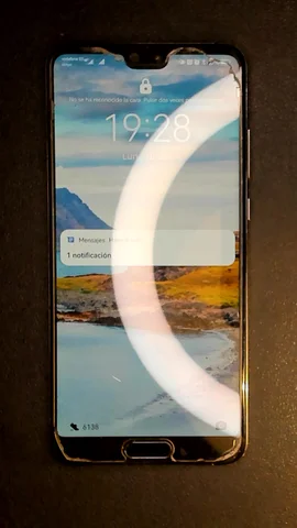 Foto tomada del Huawei P20 de A*****o posterior a la reparación de puerto de carga el 10 de Abril de 2023