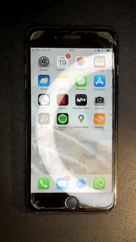 Apple iPhone 8 Plus de A*******a antes de la reparación de batería