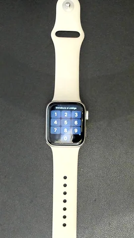 Foto tomada del Apple Watch SE 40mm de Á****a posterior a la reparación de cristal (sólo cristal y no el digitalizador) el 19 de Abril de 2023