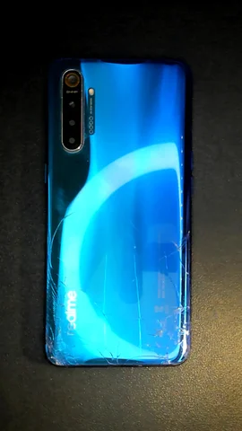 Realme X2 de J**é antes de la reparación de tapa trasera