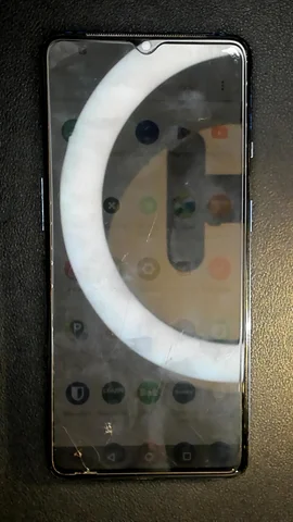 OnePlus 7T de E***a antes de la reparación de batería