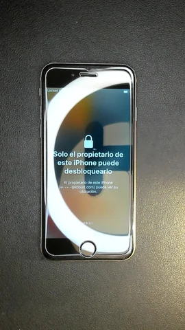 Foto tomada del Apple iPhone 6s de M*****l posterior a la reparación de pantalla el 5 de Mayo de 2023