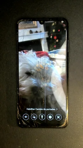 Huawei P30 lite de M****l antes de la reparación de pantalla