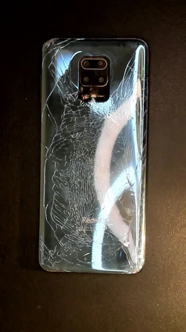 Xiaomi Redmi Note 9 Pro de M******n antes de la reparación de tapa trasera y pantalla