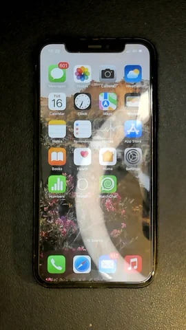 Apple iPhone 11 Pro de M****l antes de la reparación de puerto de carga