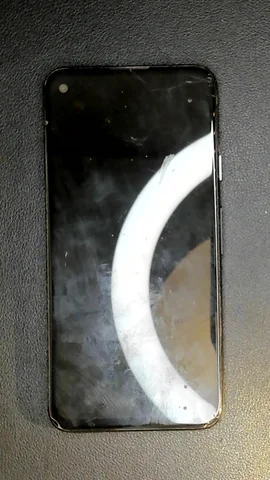 Google Pixel 4a de W*****m antes de la reparación de puerto de carga