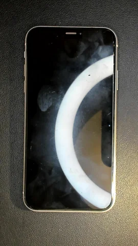 Apple iPhone XR de A*****o antes de la reparación de auricular