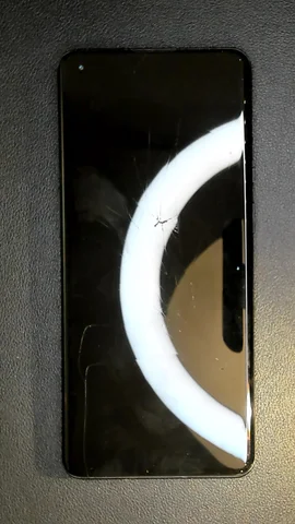 OnePlus 9 Pro de A*****o antes de la reparación de pantalla