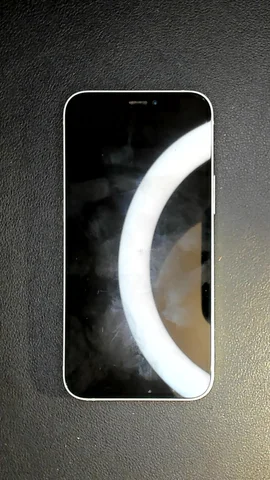 Apple iPhone 12 mini de A*****o antes de la reparación de batería