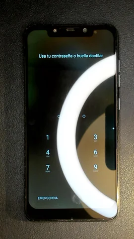 Foto tomada del Xiaomi Pocophone F1 de E*****e posterior a la reparación de pantalla el 22 de Mayo de 2023