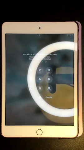 Foto tomada del Apple iPad mini 5 (2019) de N*****a posterior a la reparación de pantalla el 26 de Mayo de 2023