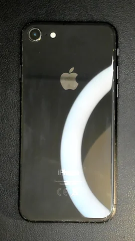 Foto tomada del Apple iPhone 8 de M***a posterior a la reparación de tapa trasera y pantalla el 29 de Mayo de 2023