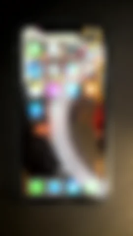 Apple iPhone XR de F*******o antes de la reparación de auricular